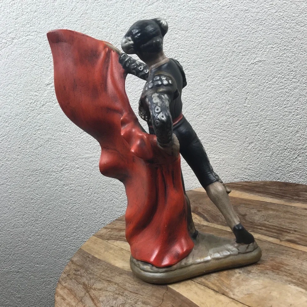 Vintage l 60s 70s Novelty Kitsch Mexican Matador Red Cape Bull Ceramic Figurine